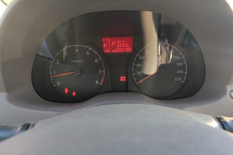 Used Hyundai Verna (older generation) 2010 Sedan 1.4L Automatic Comfort Model GS Instrument Cluster