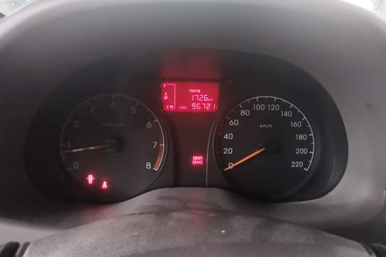 Used Hyundai Verna (older generation) 2010 Sedan 1.4L Manual Comfort GS Instrument Cluster
