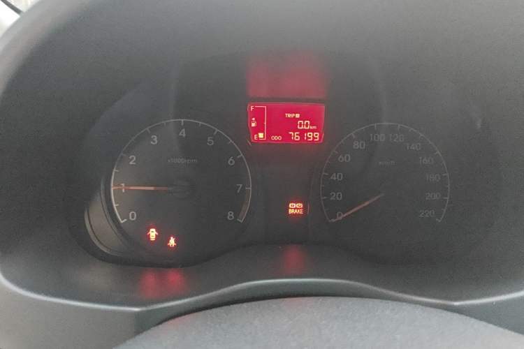 Used Hyundai Verna (older generation) 2010 Sedan 1.4L Manual Comfort GS Instrument Cluster