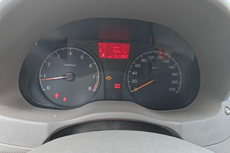 Used Hyundai Verna (older generation) 2010 Sedan 1.4L Manual Comfort GS Instrument Cluster