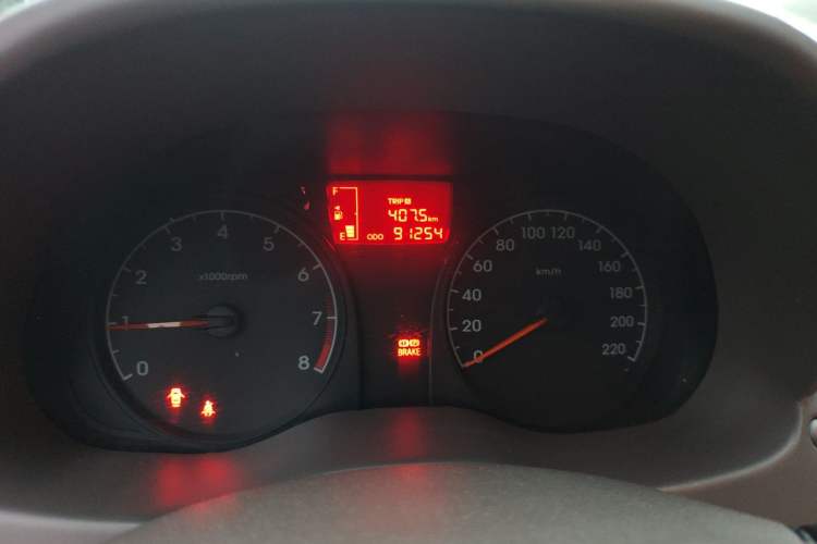 Used Hyundai Verna (older generation) 2010 Sedan 1.4L Manual Comfort GS Instrument Cluster