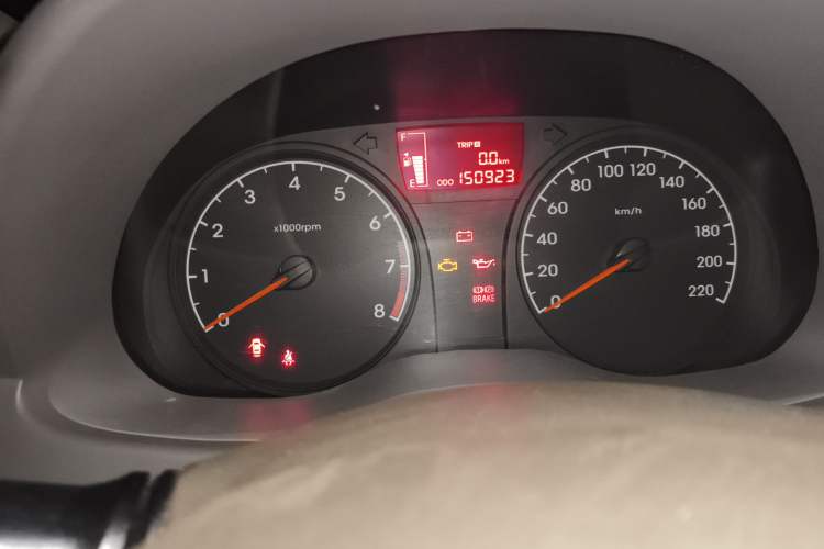 Used Hyundai Verna (older generation) 2010 Sedan 1.4L Manual Comfort GS Instrument Cluster