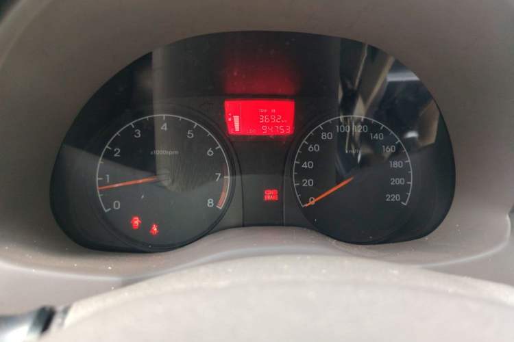 Used Hyundai Verna (older generation) 2010 Sedan 1.4L Manual Comfort GS Instrument Cluster