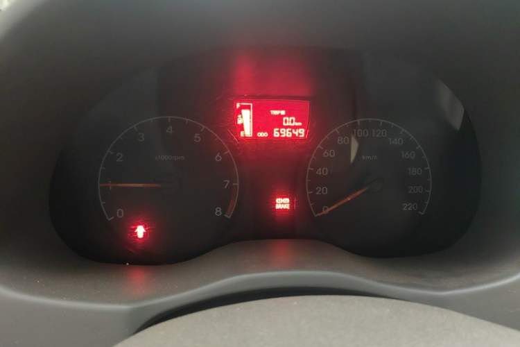 Used Hyundai Verna (older generation) 2010 Sedan 1.4L Manual Comfort GS Instrument Cluster