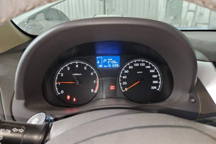 Used Hyundai Verna (older generation) 2010 Sedan 1.4L Automatic Comfort Model GS Instrument Cluster