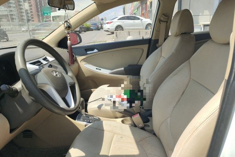 Used Hyundai Verna (older generation) 2010 Sedan 1.4L Automatic Comfort Model GS Left Front Seat