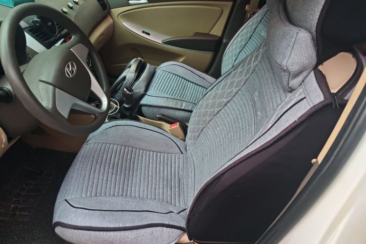 Used Hyundai Verna (older generation) 2010 Sedan 1.4L Manual Standard GL Model Left Front Seat