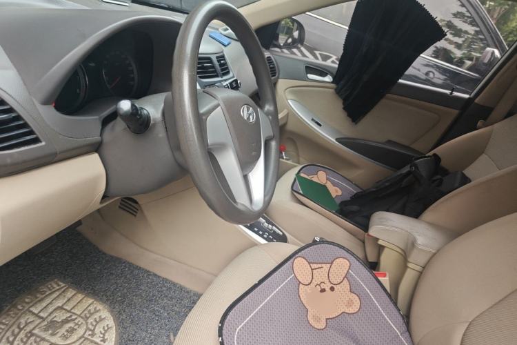 Used Hyundai Verna (older generation) 2010 Sedan 1.4L Automatic Fashionable GT Model Left Front Seat