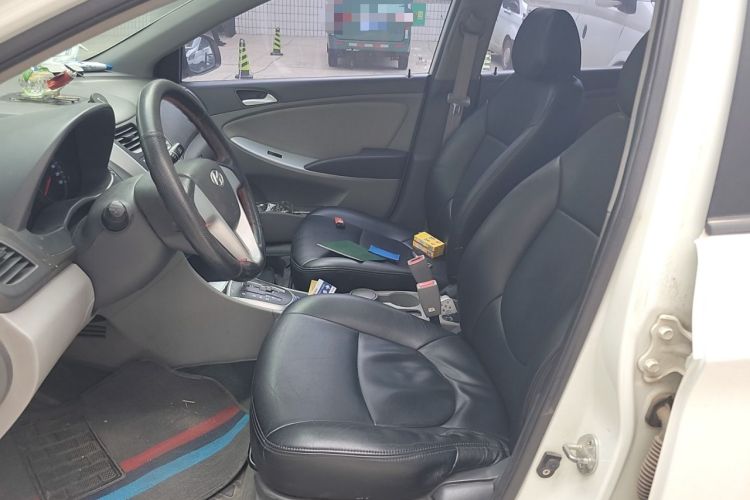 Used Hyundai Verna (older generation) 2010 Sedan 1.4L Automatic Fashionable GT Model Left Front Seat