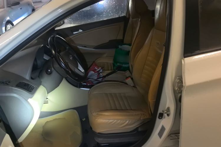 Used Hyundai Verna (older generation) 2010 Sedan 1.4L Automatic Comfort Model GS Left Front Seat