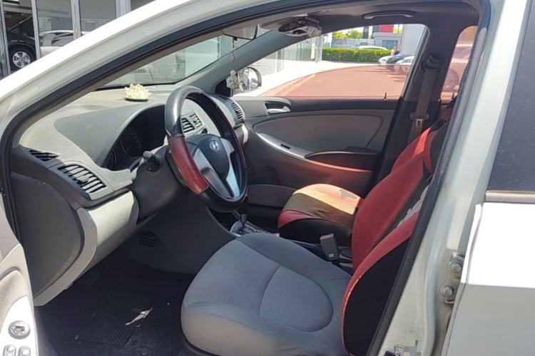 Used Hyundai Verna (older generation) 2010 Sedan 1.4L Automatic Fashionable GT Model Left Front Seat