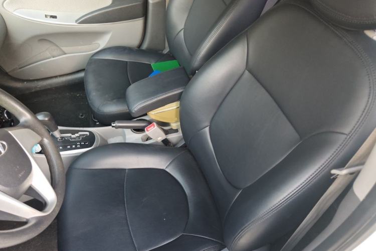 Used Hyundai Verna (older generation) 2010 Sedan 1.4L Automatic Fashionable GT Model Left Front Seat