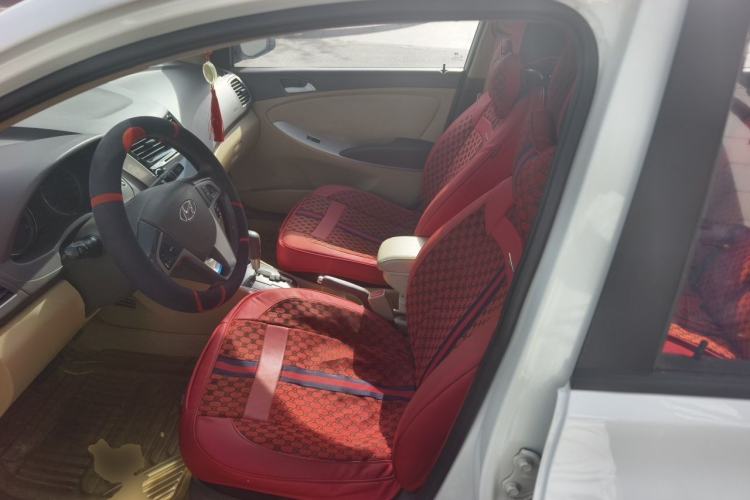 Used Hyundai Verna (older generation) 2010 Sedan 1.4L Automatic Fashionable GT Model Left Front Seat