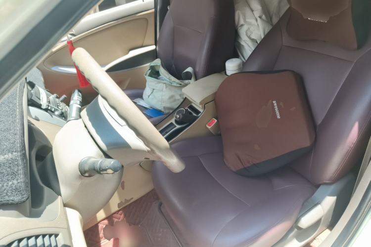 Used Hyundai Verna (older generation) 2010 Sedan 1.4L Automatic Comfort Model GS Left Front Seat
