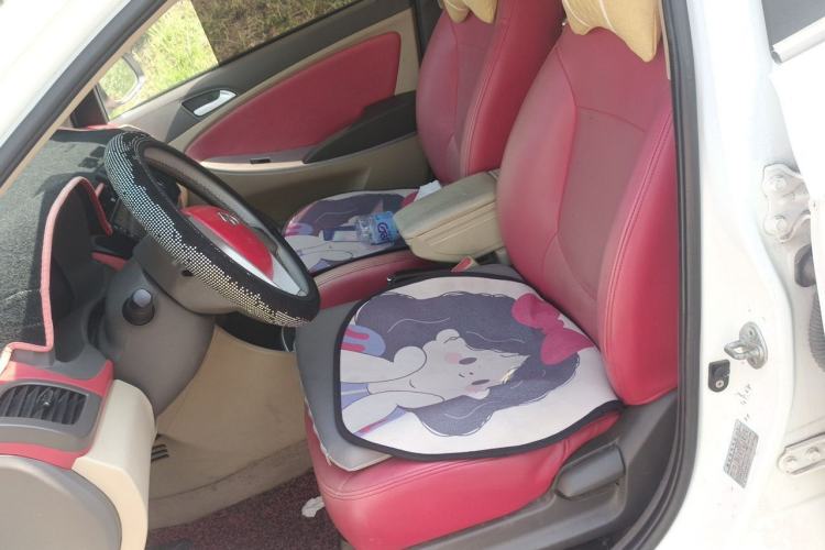 Used Hyundai Verna (older generation) 2010 Sedan 1.4L Automatic Comfort Model GS Left Front Seat