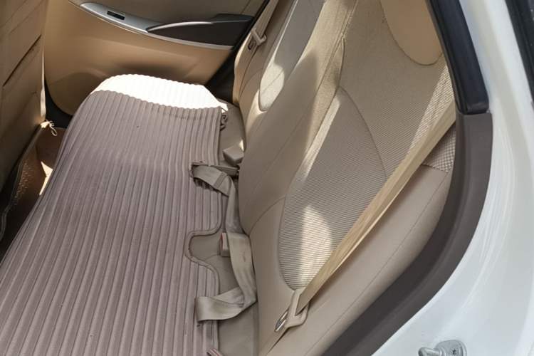 Used Hyundai Verna (older generation) 2010 Sedan 1.4L Automatic Fashionable GT Model Left Rear Seat