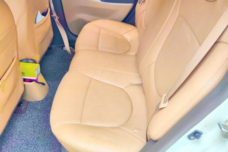 Used Hyundai Verna (older generation) 2010 Sedan 1.4L Automatic Comfort Model GS Left Rear Seat
