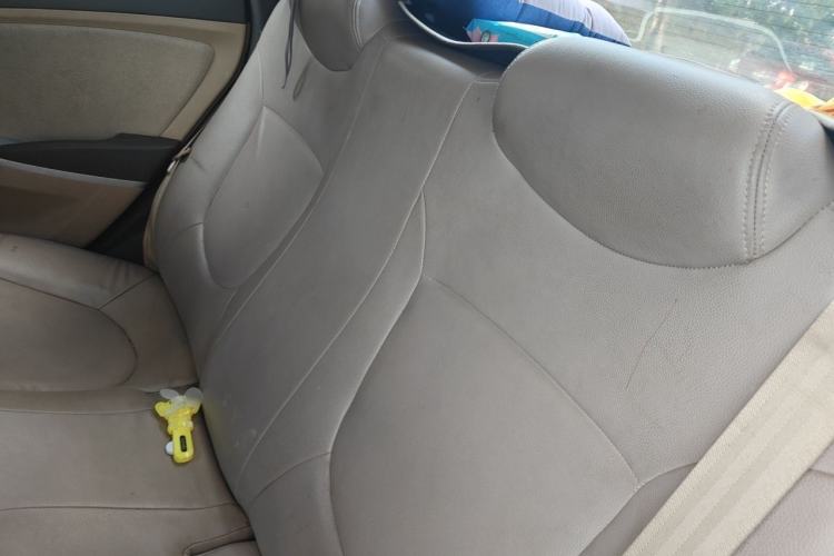 Used Hyundai Verna (older generation) 2010 Sedan 1.4L Manual BLUE Model Left Rear Seat