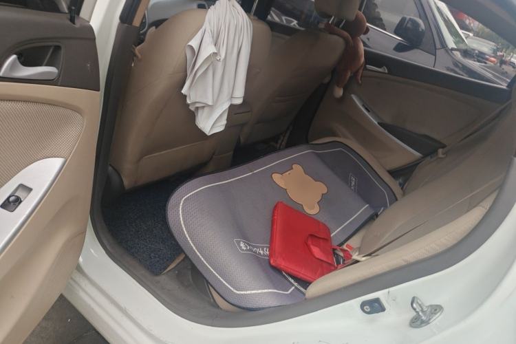 Used Hyundai Verna (older generation) 2010 Sedan 1.4L Automatic Fashionable GT Model Left Rear Seat