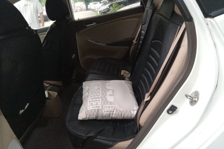 Used Hyundai Verna (older generation) 2010 Sedan 1.4L Automatic Comfort Model GS Left Rear Seat