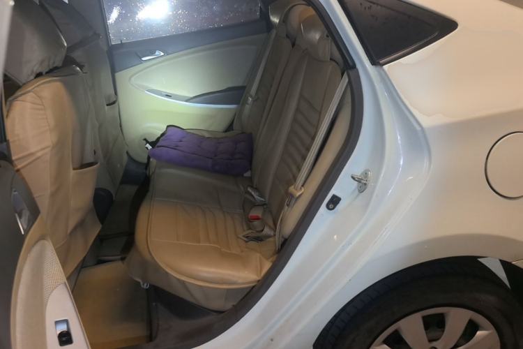 Used Hyundai Verna (older generation) 2010 Sedan 1.4L Automatic Comfort Model GS Left Rear Seat