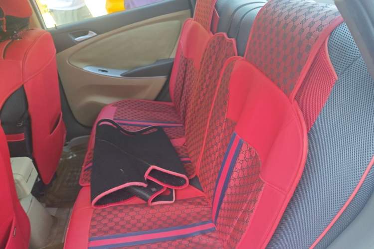 Used Hyundai Verna (older generation) 2010 Sedan 1.4L Automatic Fashionable GT Model Left Rear Seat