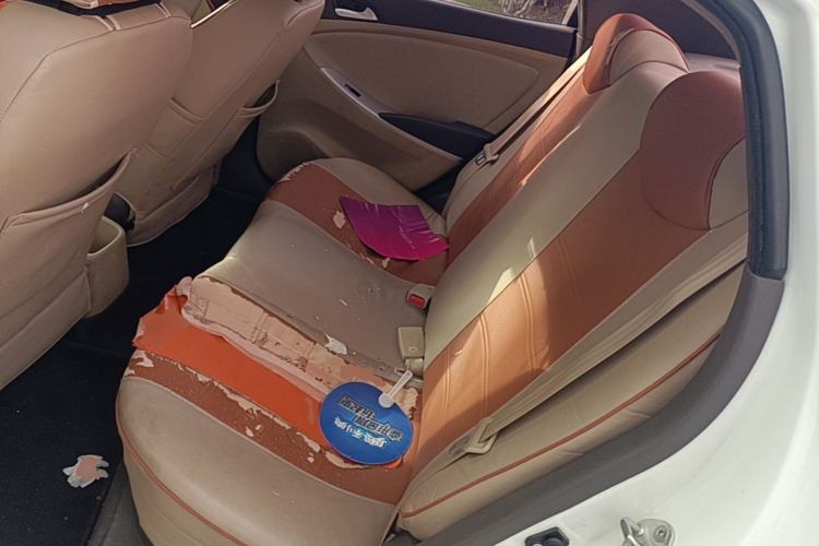 Used Hyundai Verna (older generation) 2010 Sedan 1.4L Automatic Comfort Model GS Left Rear Seat