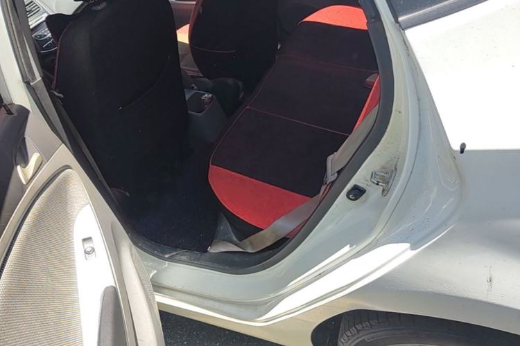 Used Hyundai Verna (older generation) 2010 Sedan 1.4L Automatic Fashionable GT Model Left Rear Seat