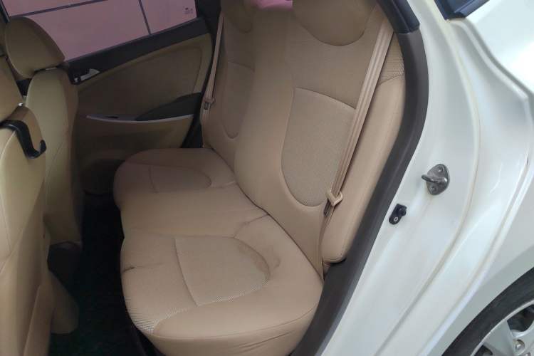 Used Hyundai Verna (older generation) 2010 Sedan 1.4L Automatic Fashionable GT Model Left Rear Seat