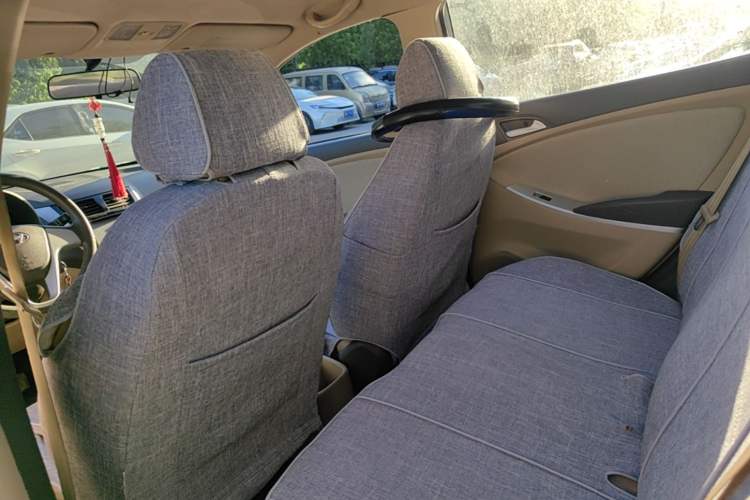 Used Hyundai Verna (older generation) 2010 Sedan 1.4L Automatic Comfort Model GS Left Rear Seat