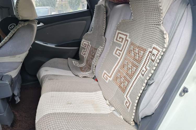Used Hyundai Verna (older generation) 2010 Sedan 1.4L Manual Comfort GS Left Rear Seat