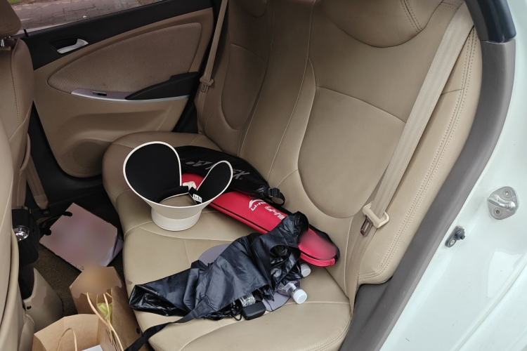 Used Hyundai Verna (older generation) 2010 Sedan 1.4L Manual Comfort GS Left Rear Seat