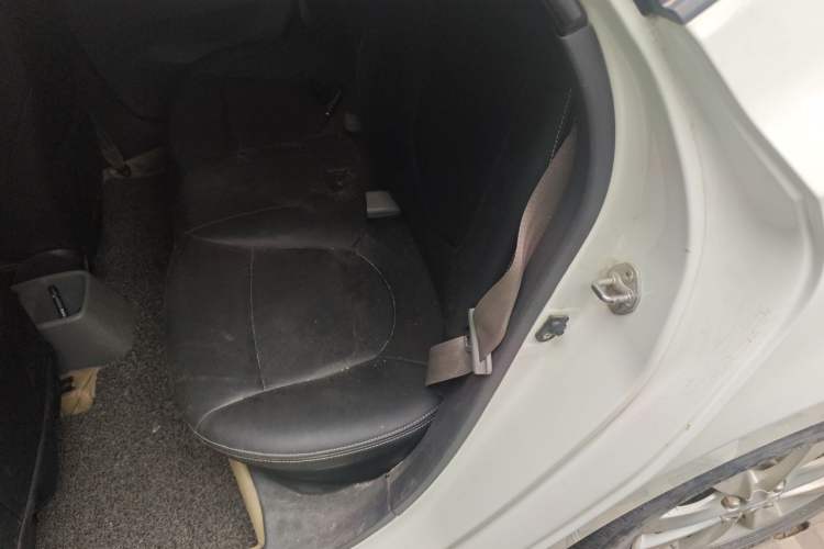 Used Hyundai Verna (older generation) 2010 Sedan 1.4L Manual Comfort GS Left Rear Seat