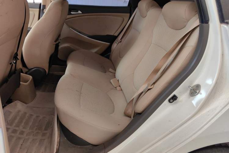 Used Hyundai Verna (older generation) 2010 Sedan 1.4L Manual Comfort GS Left Rear Seat