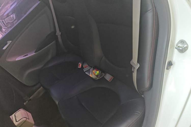 Used Hyundai Verna (older generation) 2010 Sedan 1.4L Manual Comfort GS Left Rear Seat