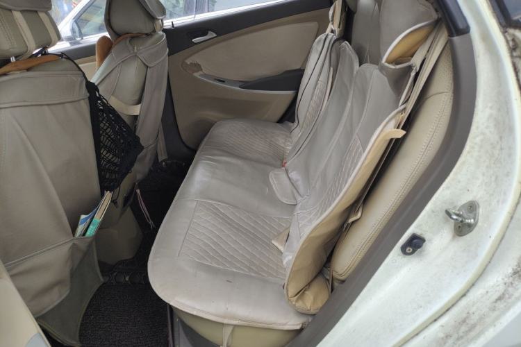 Used Hyundai Verna (older generation) 2010 Sedan 1.4L Manual Comfort GS Left Rear Seat