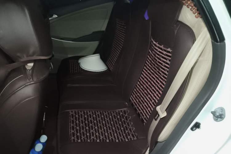 Used Hyundai Verna (older generation) 2010 Sedan 1.4L Manual Comfort GS Left Rear Seat