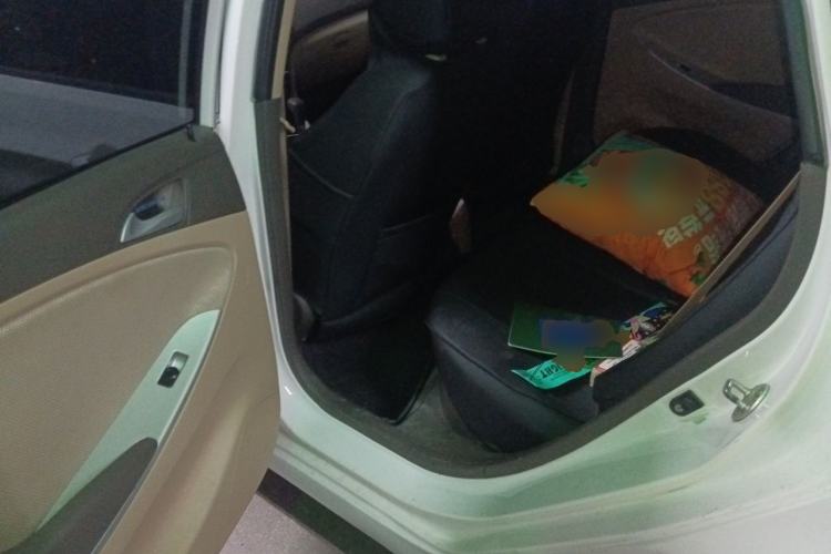 Used Hyundai Verna (older generation) 2010 Sedan 1.4L Automatic Comfort Model GS Left Rear Seat