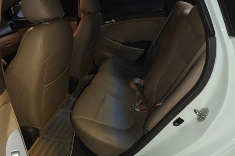 Used Hyundai Verna (older generation) 2010 Sedan 1.4L Manual Comfort GS Left Rear Seat