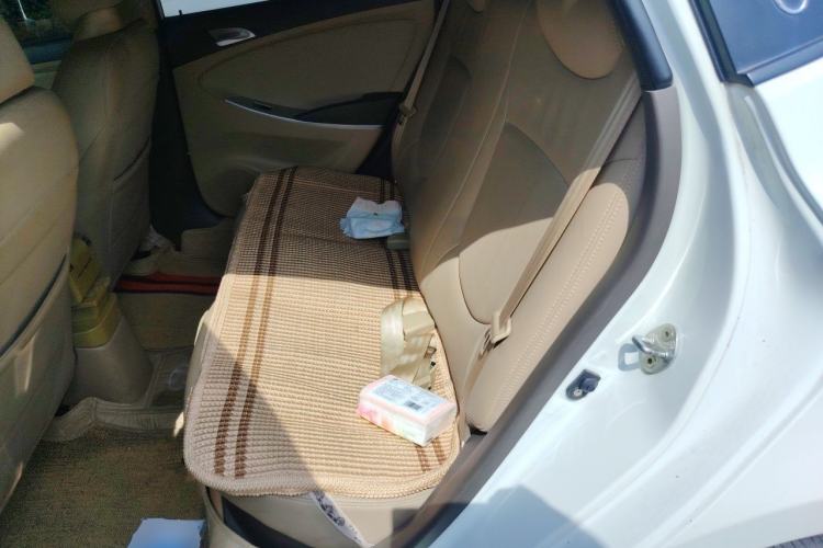 Used Hyundai Verna (older generation) 2010 Sedan 1.4L Manual Comfort GS Left Rear Seat