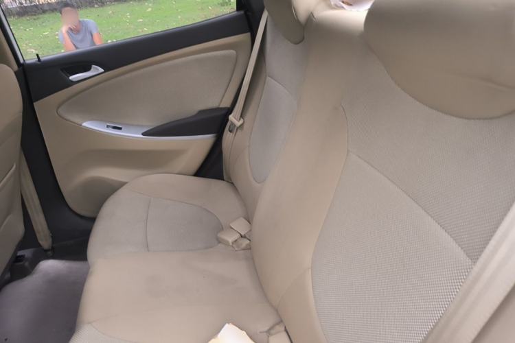 Used Hyundai Verna (older generation) 2010 Sedan 1.4L Manual Comfort GS Left Rear Seat