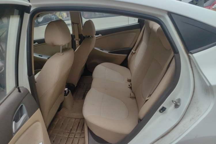 Used Hyundai Verna (older generation) 2010 Sedan 1.4L Manual Comfort GS Left Rear Seat