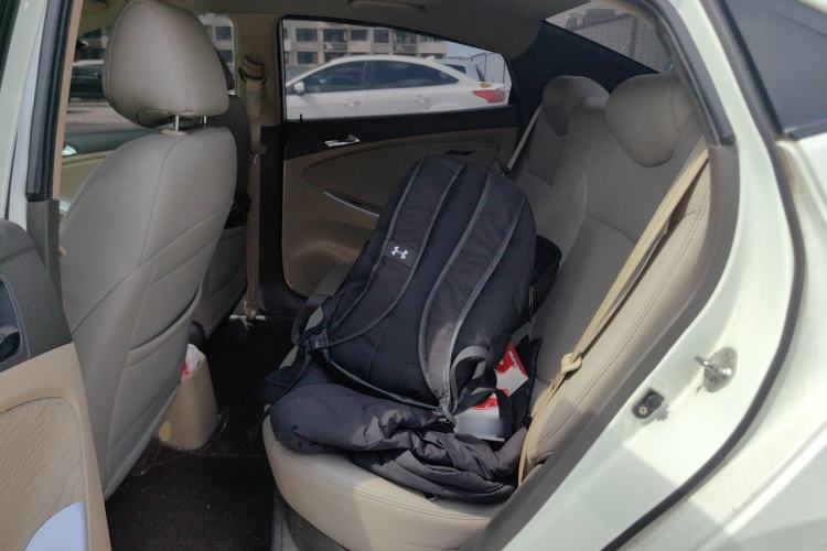Used Hyundai Verna (older generation) 2010 Sedan 1.4L Automatic Luxury GLS Trim Left Rear Seat