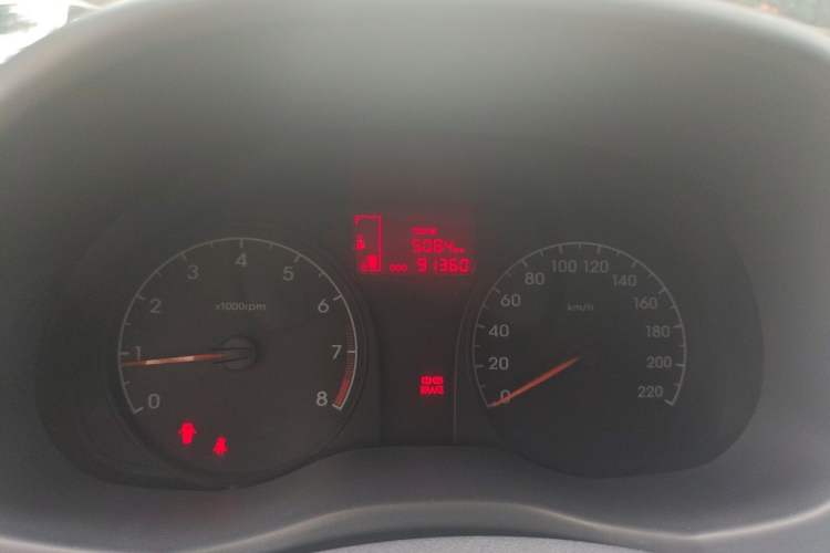 Used Hyundai Verna (older generation) 2010 Sedan 1.4L Manual Comfort GS Odometer Close Up
