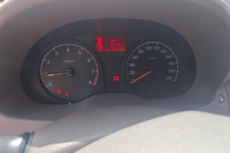 Used Hyundai Verna (older generation) 2010 Sedan 1.4L Manual Comfort GS Odometer Close Up