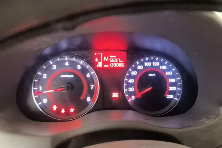 Used Hyundai Verna (older generation) 2010 Sedan 1.4L Automatic Fashionable GT Model Odometer Close Up