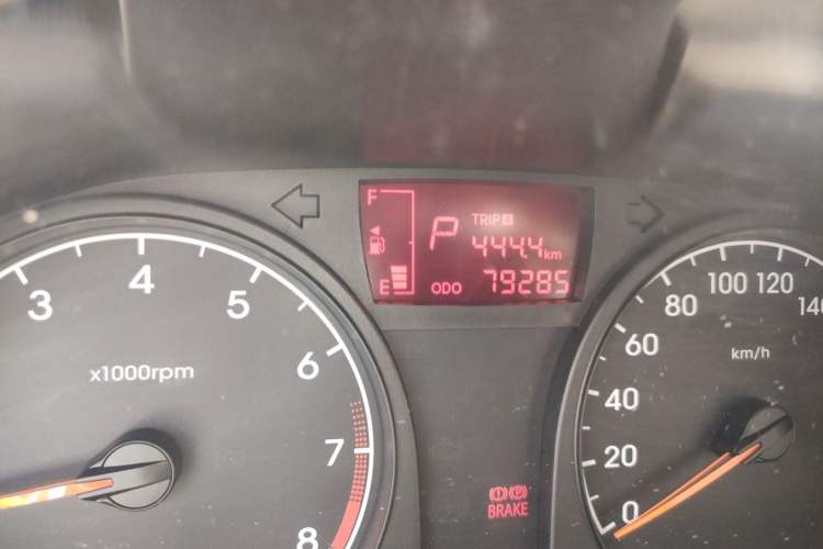 Used Hyundai Verna (older generation) 2010 Sedan 1.4L Automatic Comfort Model GS Odometer Close Up