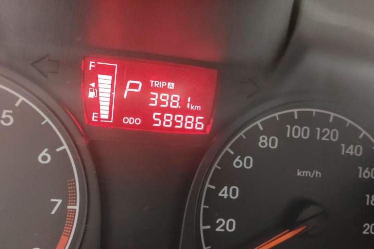 Used Hyundai Verna (older generation) 2010 Sedan 1.4L Automatic Comfort Model GS Odometer Close Up
