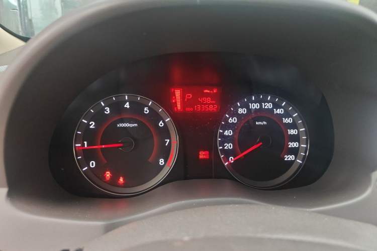 Used Hyundai Verna (older generation) 2010 Sedan 1.4L Automatic Fashionable GT Model Odometer Close Up