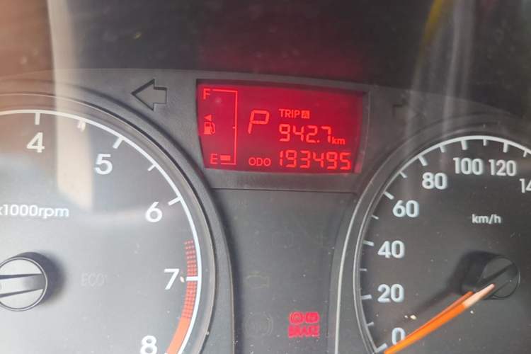 Used Hyundai Verna (older generation) 2010 Sedan 1.4L Automatic Comfort Model GS Odometer Close Up